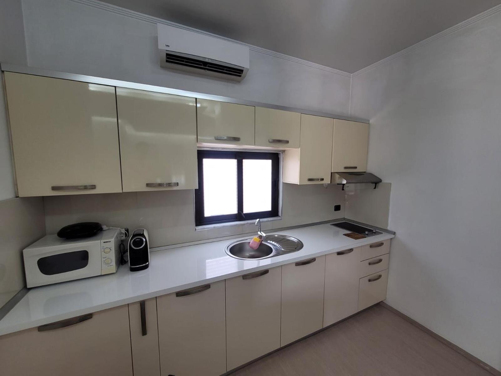 An Apartment With Fireplace Tirana Exterior foto